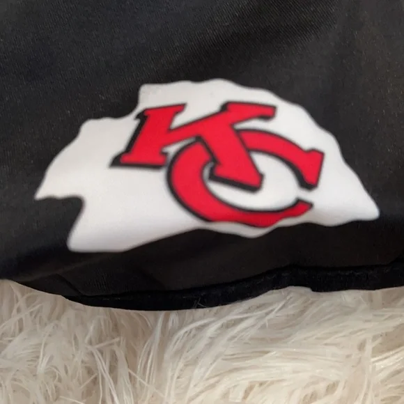 6/$20 New KC Chiefs face mask - Picture 2 of 3